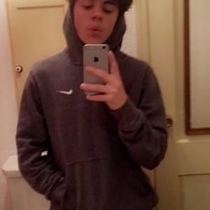 Meet your Posher, Cameron